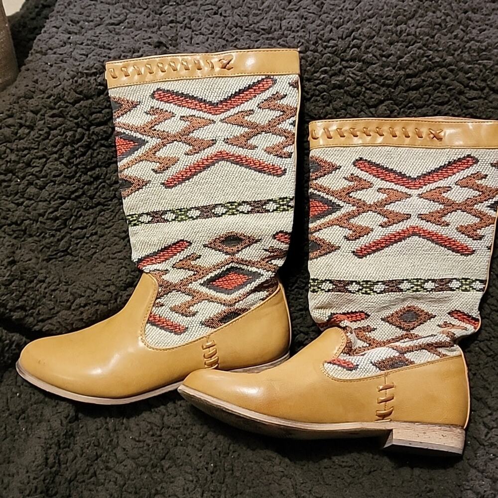 Nava Aztec Textile Boots Size 6.5
